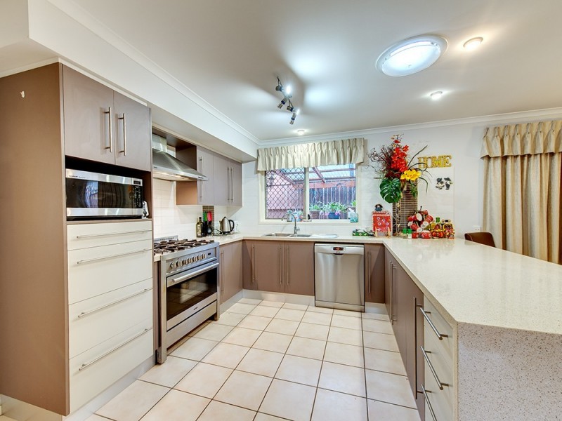 7 Pintail Crescent, Forest Lake QLD 4078