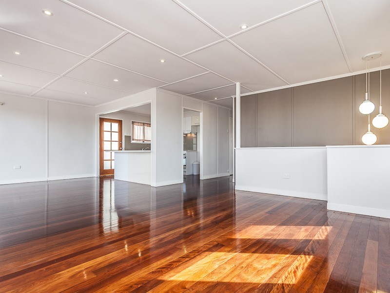 10 Kingaroy Street, Stafford Heights QLD 4053