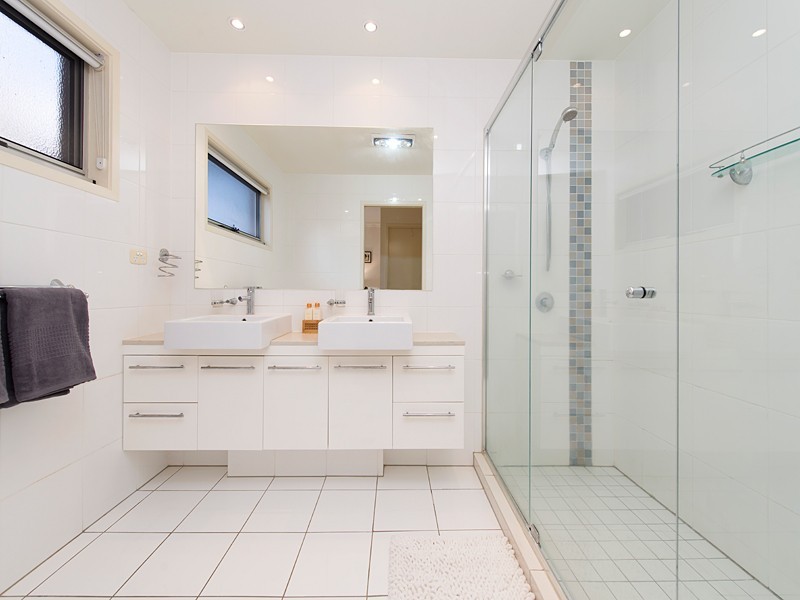 64 Lorward Avenue, Bardon QLD 4065