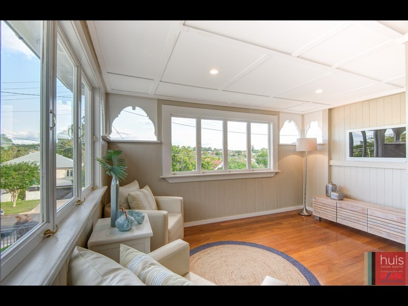 28 Pryde St, Camp Hill QLD 4152