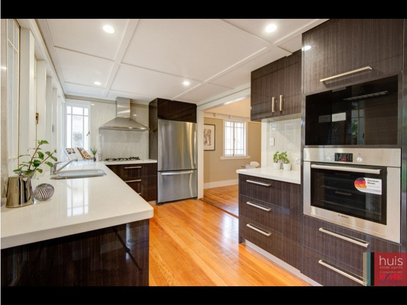 28 Pryde St, Camp Hill QLD 4152