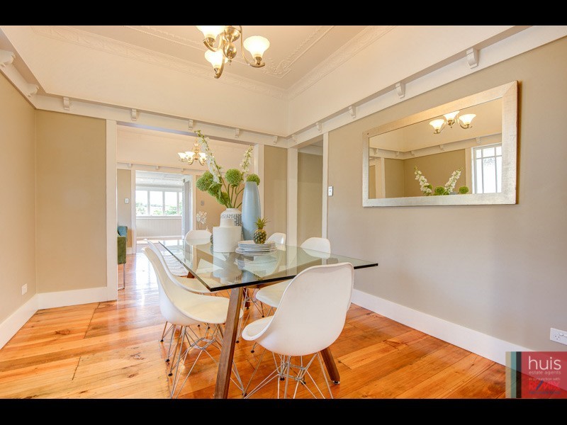 28 Pryde St, Camp Hill QLD 4152