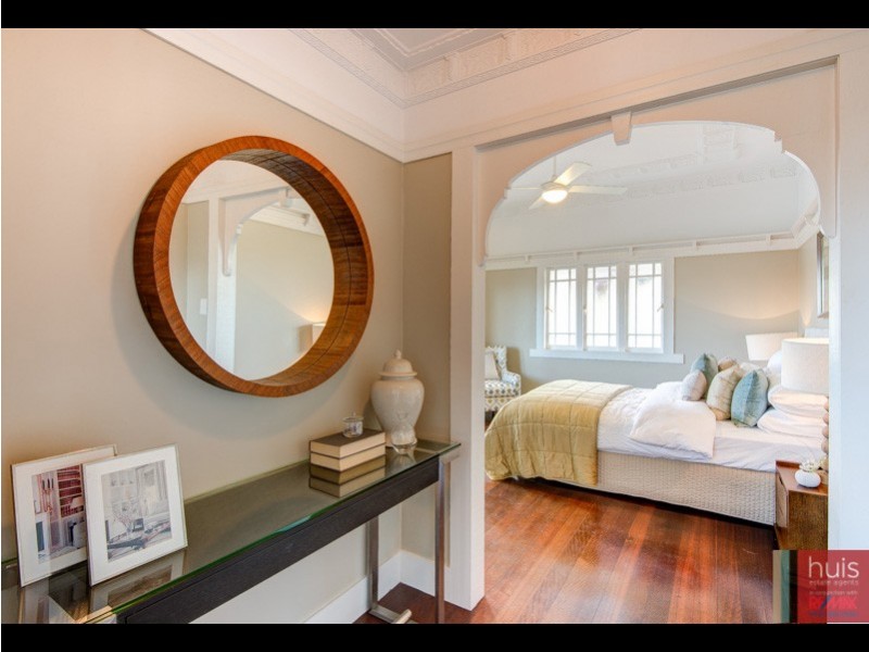 28 Pryde St, Camp Hill QLD 4152