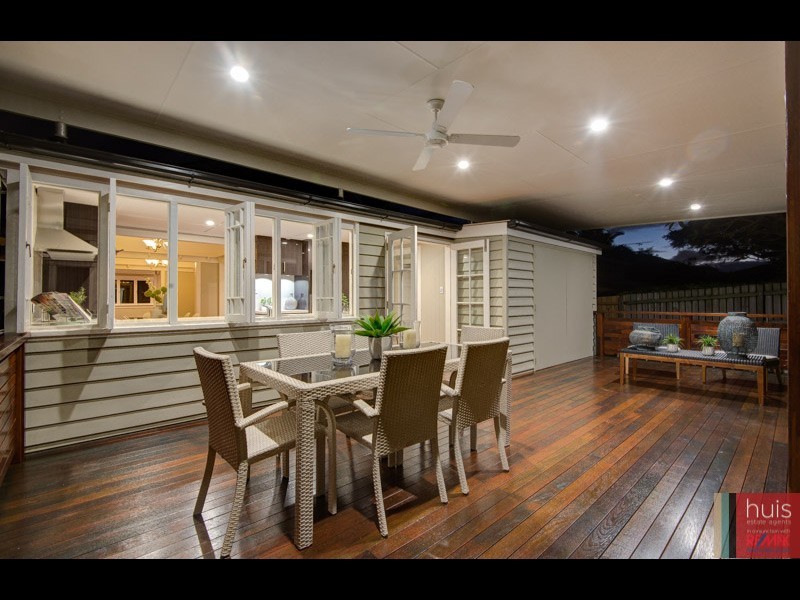 28 Pryde St, Camp Hill QLD 4152