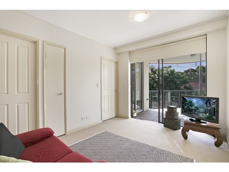 124/7 Land Street, Toowong QLD 4066