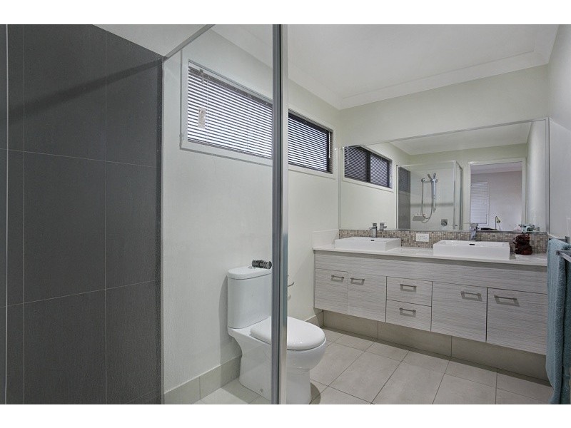 44 Chapman Street, Chapel Hill QLD 4069