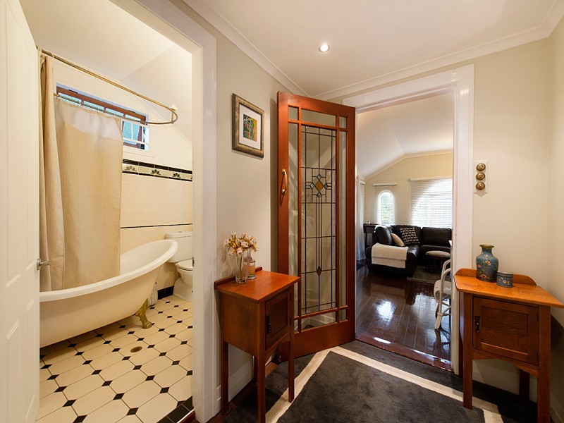 33 Killawarra Road, Ashgrove QLD 4060