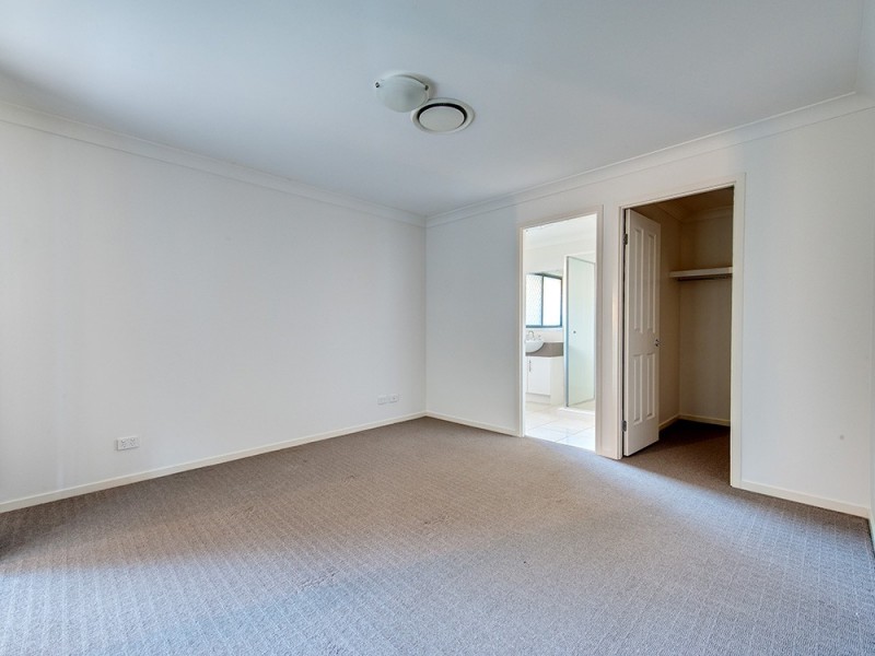 34 Tropical Drive, Forest Lake QLD 4078