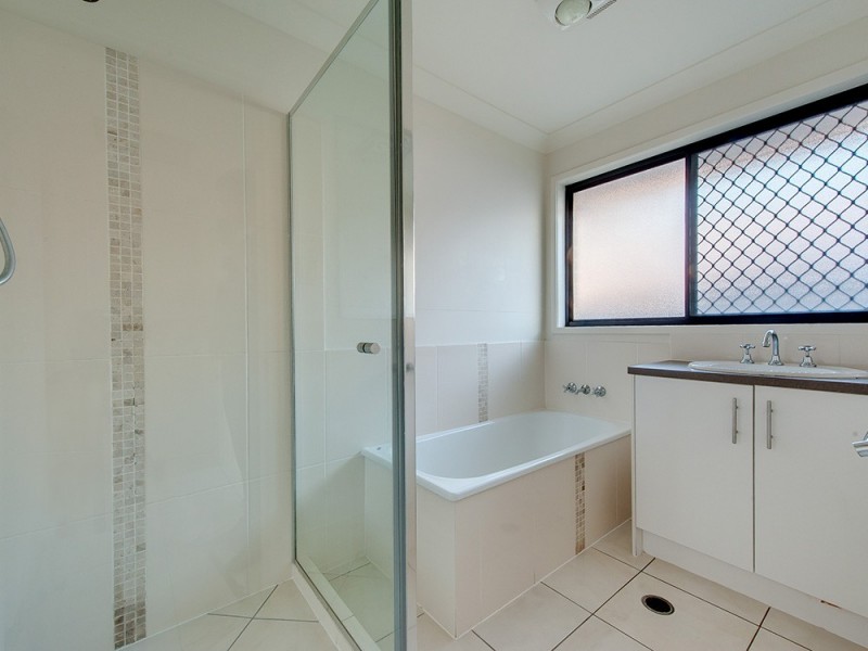 34 Tropical Drive, Forest Lake QLD 4078
