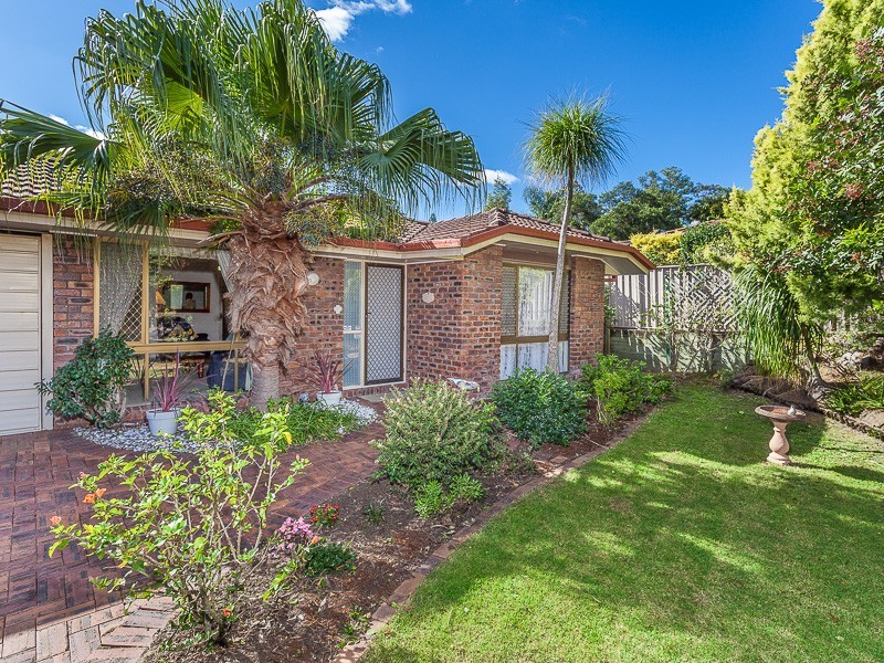 8 Buscall Court, Sinnamon Park QLD 4073