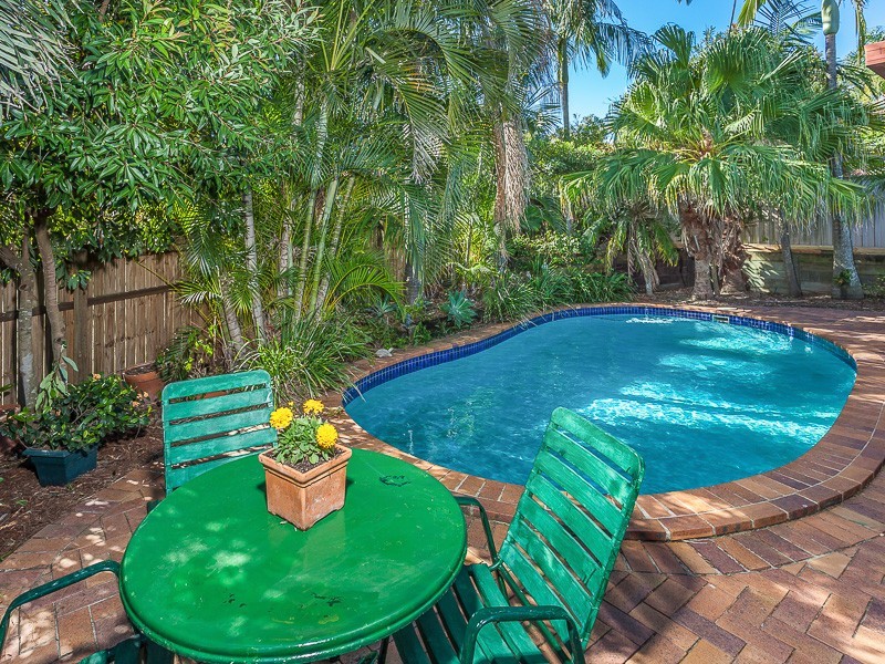 8 Buscall Court, Sinnamon Park QLD 4073