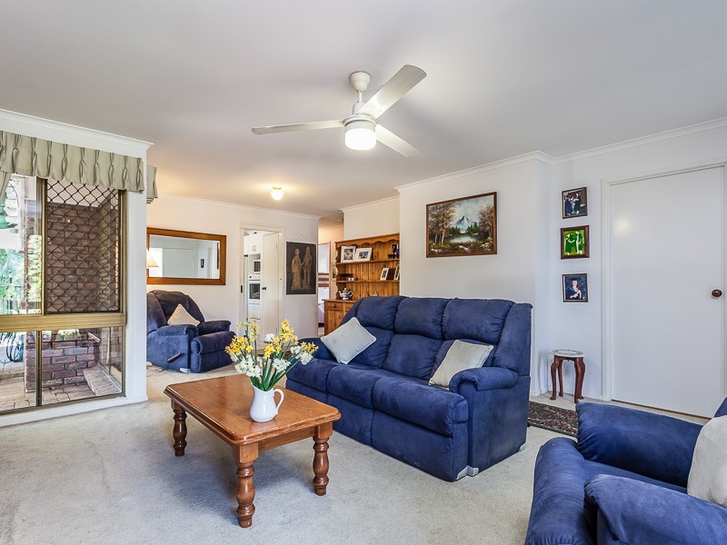 8 Buscall Court, Sinnamon Park QLD 4073