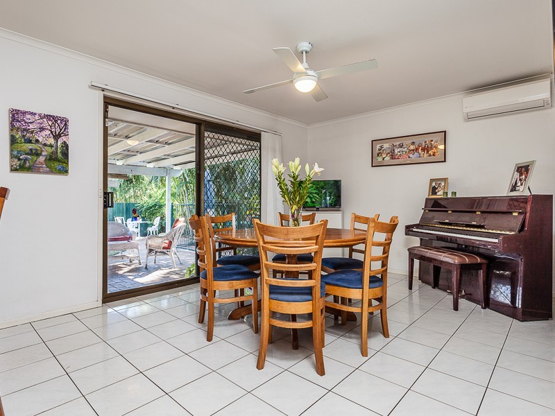 8 Buscall Court, Sinnamon Park QLD 4073