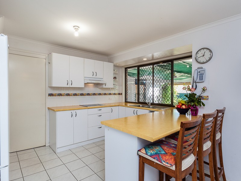 8 Buscall Court, Sinnamon Park QLD 4073