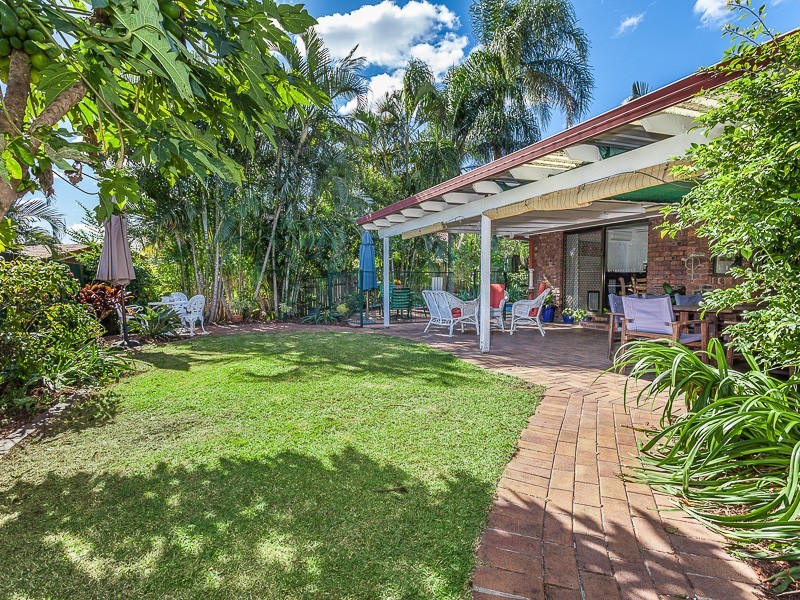 8 Buscall Court, Sinnamon Park QLD 4073