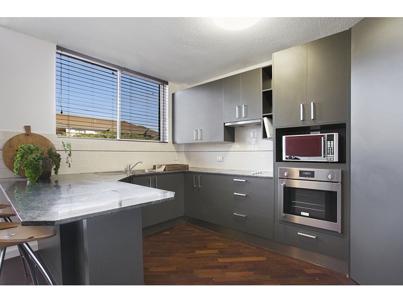 2/136 Macquarie Street, St Lucia QLD 4067