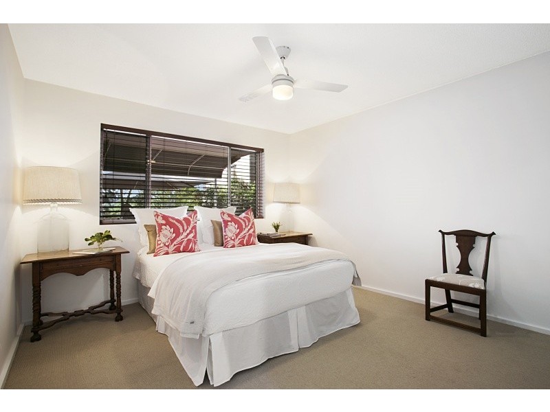 2/136 Macquarie Street, St Lucia QLD 4067