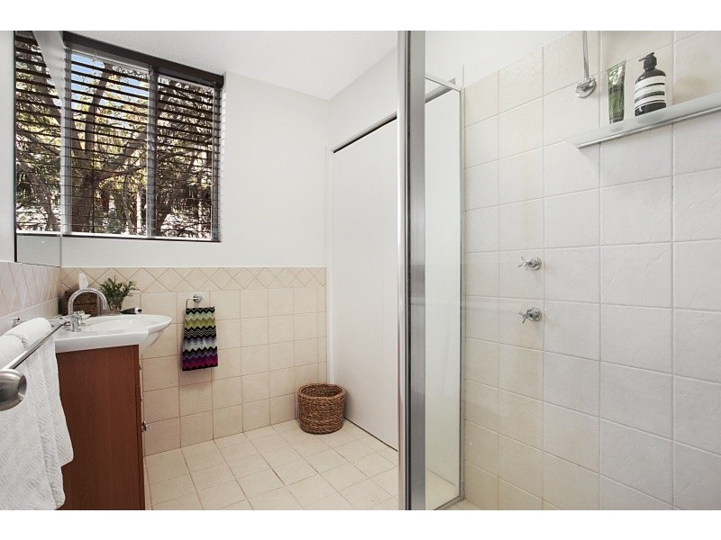 2/136 Macquarie Street, St Lucia QLD 4067