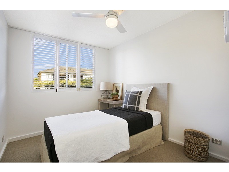 2/136 Macquarie Street, St Lucia QLD 4067