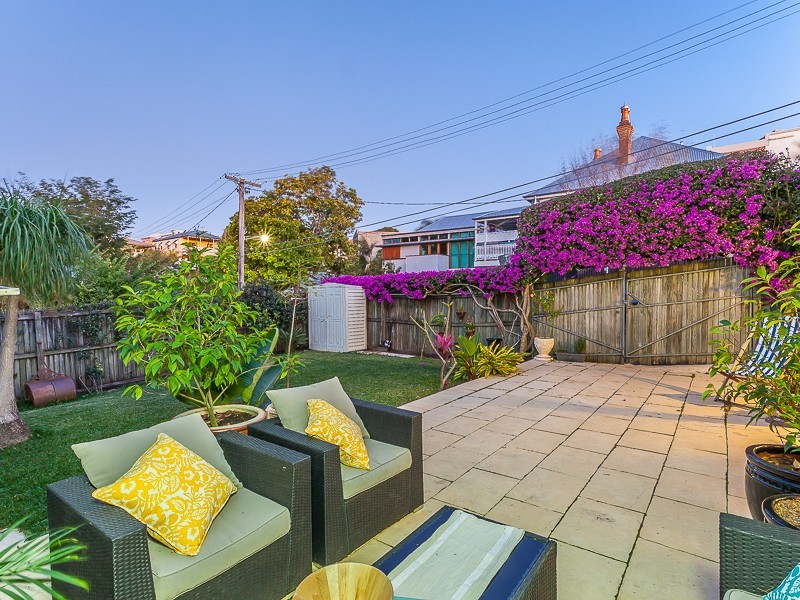 1 Windsor Road, Red Hill QLD 4059