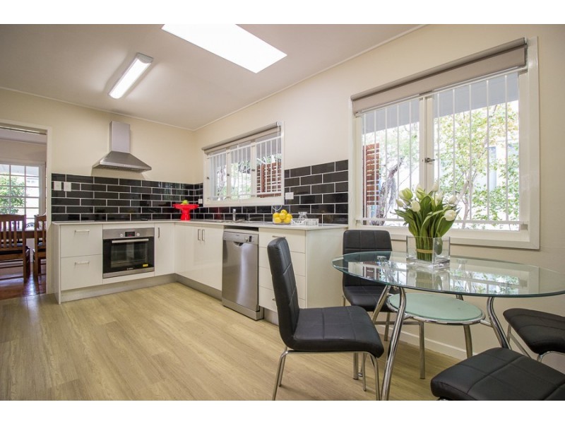 9 Jedburgh Street, Kenmore QLD 4069