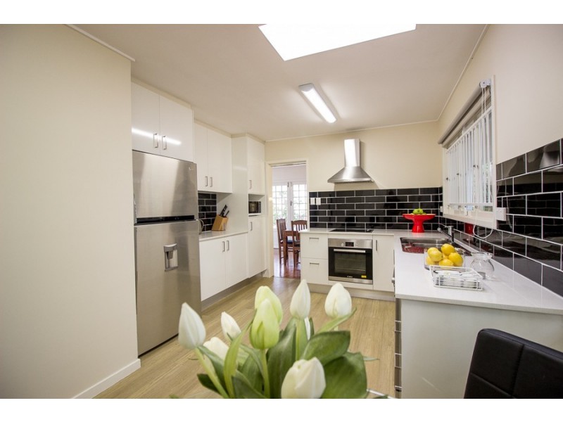 9 Jedburgh Street, Kenmore QLD 4069