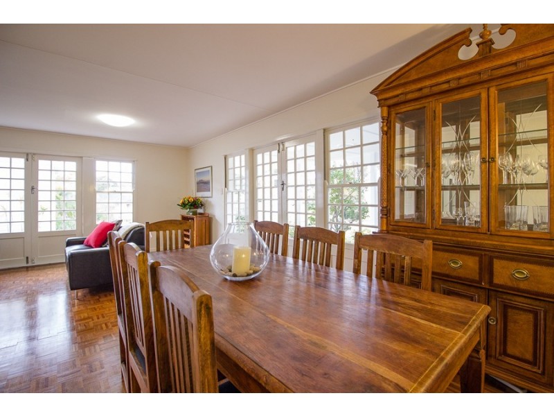 9 Jedburgh Street, Kenmore QLD 4069