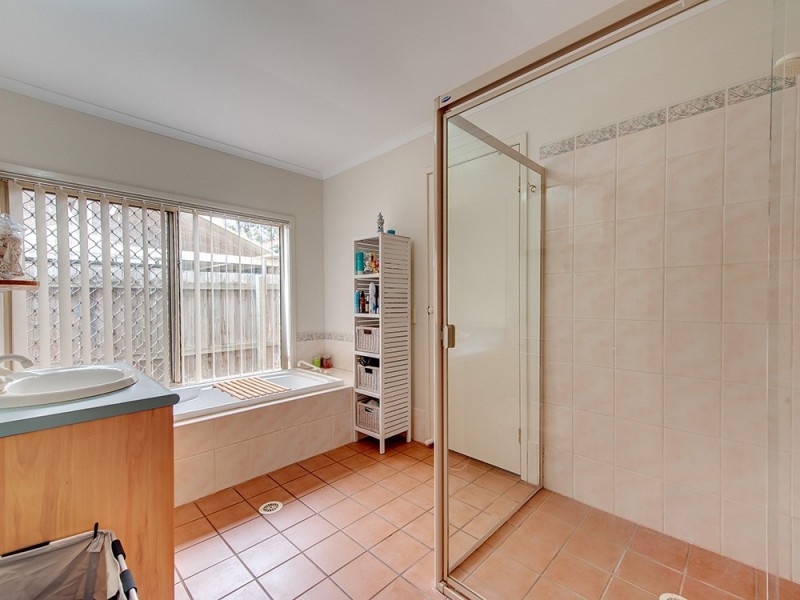 16 Columbus Place, Forest Lake QLD 4078