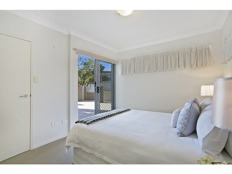 4/36 Holland Street, Toowong QLD 4066