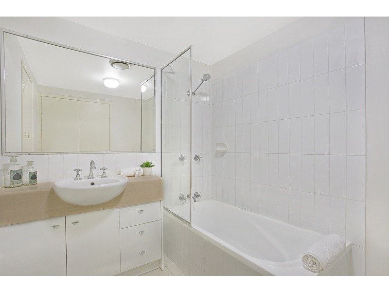 4/36 Holland Street, Toowong QLD 4066