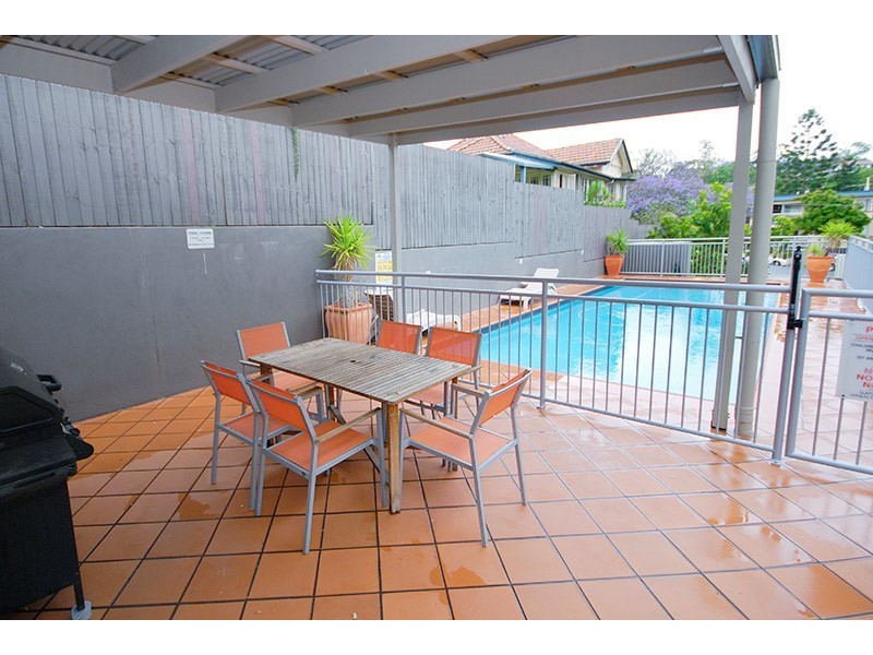 4/36 Holland Street, Toowong QLD 4066