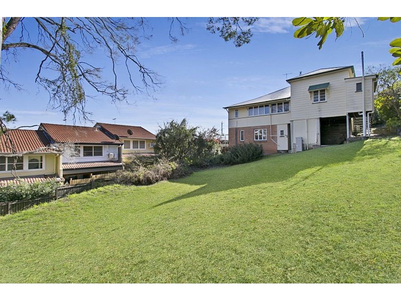 17 Prospect Terrace, St Lucia QLD 4067