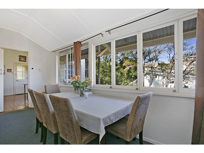 17 Prospect Terrace, St Lucia QLD 4067