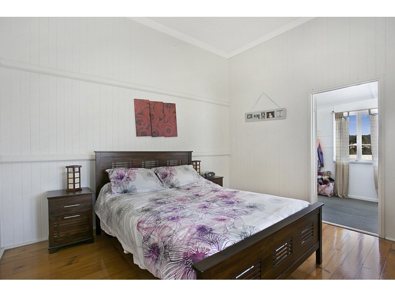 17 Prospect Terrace, St Lucia QLD 4067