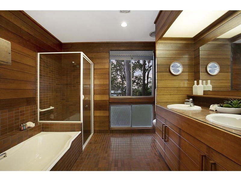 160 Kenmore Rd, Fig Tree Pocket QLD 4069