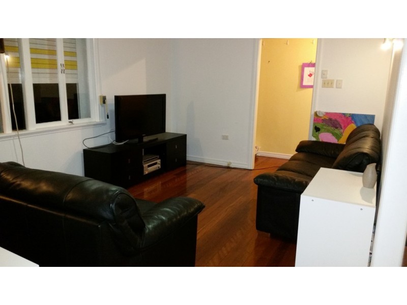 69 Mackay Terrace, Bardon QLD 4065