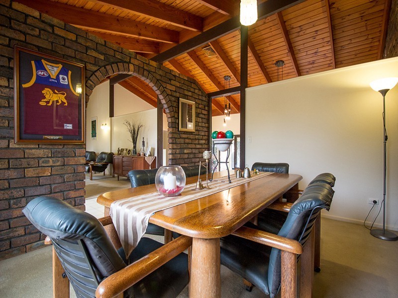 44 Euree Street, Kenmore QLD 4069