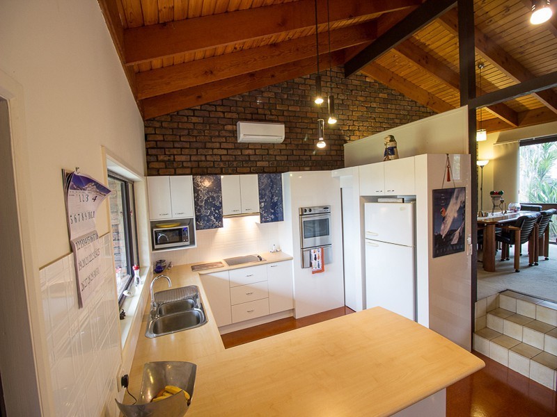 44 Euree Street, Kenmore QLD 4069