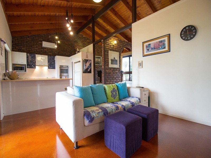 44 Euree Street, Kenmore QLD 4069