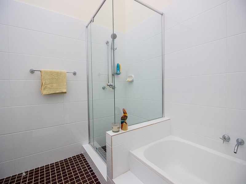 44 Euree Street, Kenmore QLD 4069