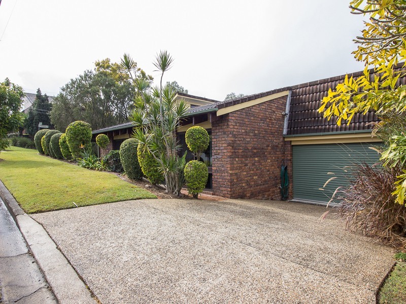 44 Euree Street, Kenmore QLD 4069