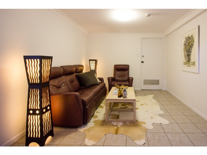 15 Steptoe Street, Chapel Hill QLD 4069