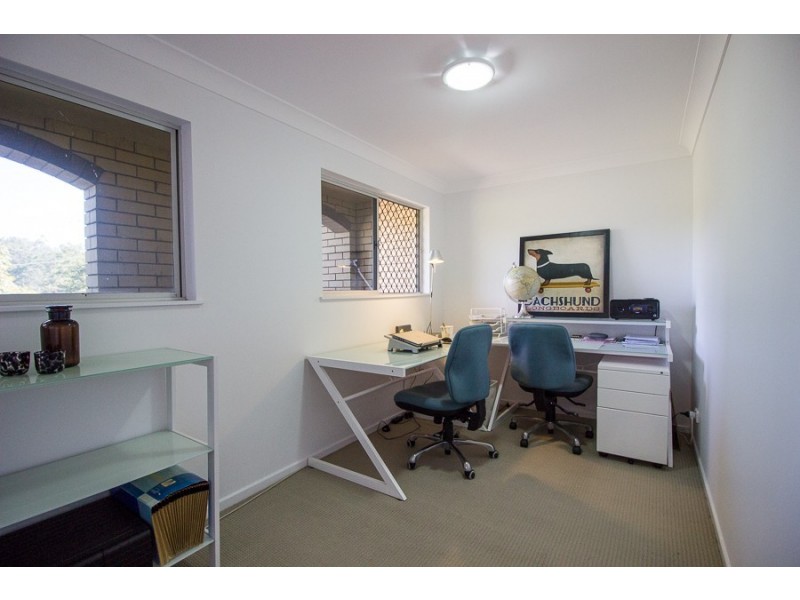 15 Steptoe Street, Chapel Hill QLD 4069