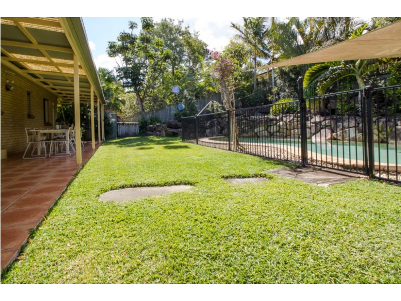 15 Steptoe Street, Chapel Hill QLD 4069