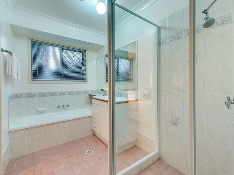 30 Acorn Circuit, Forest Lake QLD 4078