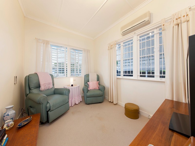 63 Stuartholme Road, Bardon QLD 4065