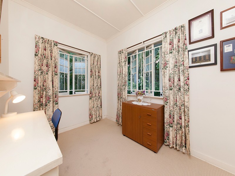 63 Stuartholme Road, Bardon QLD 4065