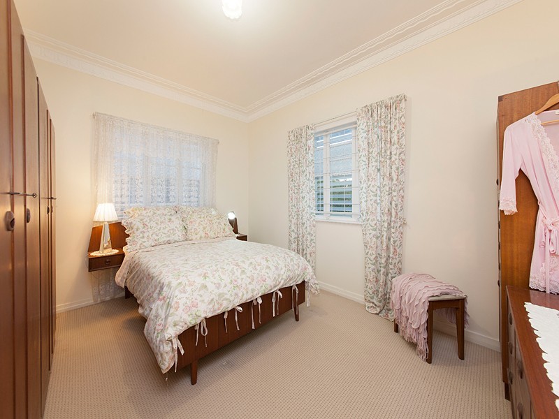 63 Stuartholme Road, Bardon QLD 4065