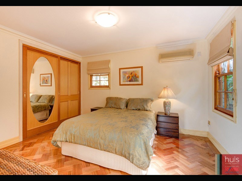 16 Tandoor St, Morningside QLD 4170