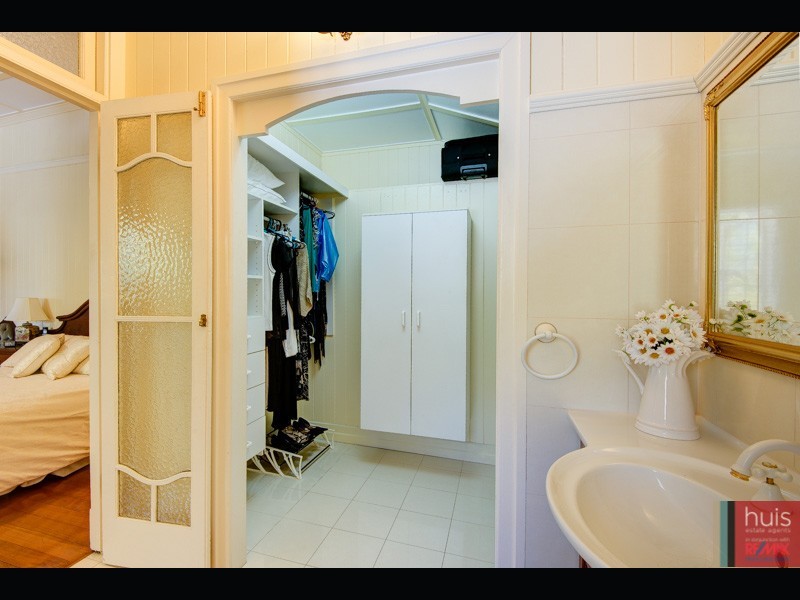 16 Tandoor St, Morningside QLD 4170